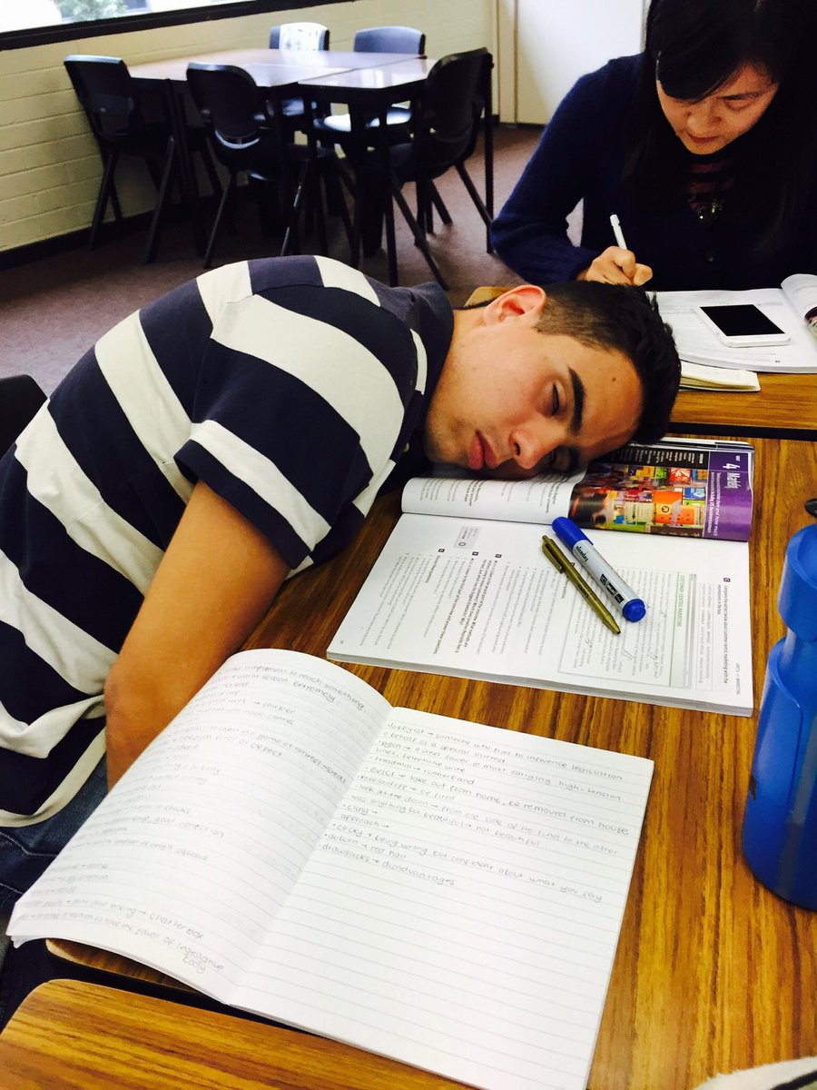 僕が出会った🇦🇺衝撃な人TOP4

①電車内にバイクで乗り込んできた人
②椅子を傘代わりに使用する人
③電車内で『I’m Batman!!!』と言って急にぶら下がり始めた人
④勉強し過ぎて授業中に気絶した友人
(寝てるだけだと思ってた…)

みんな違って、みんな良い。