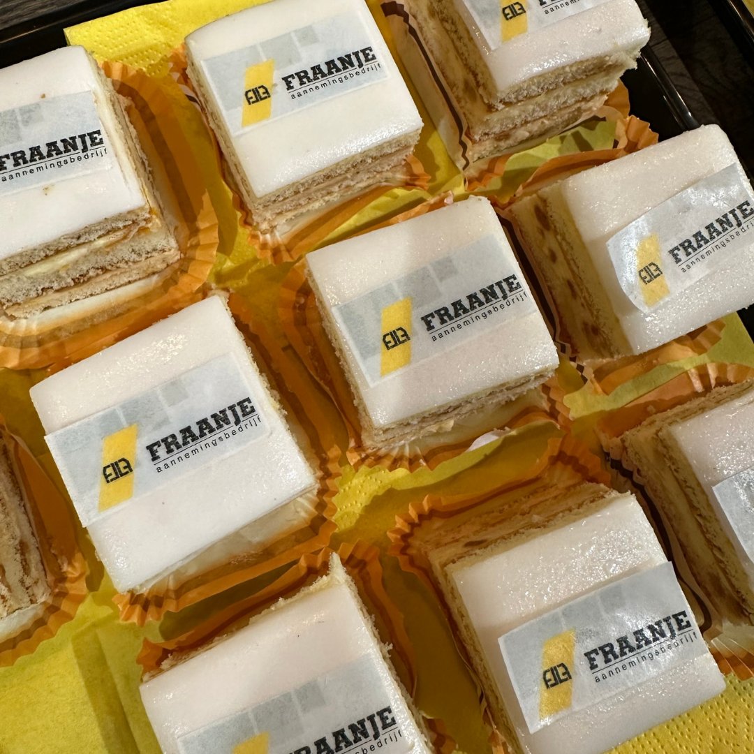 🤝| Als één van de sponsoren van VV 's-Heer Arendskerke ontvingen wij gisterenavond mede sponsoren in ons nieuwe kantoor. Een leuke avond waarbij onze directeur Martijn een rondleiding gegeven heeft door het kantoor met uiteraard een leuke presentatie over Fraanje.

#fraanje