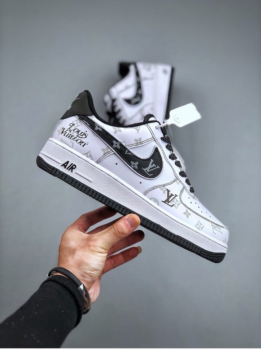 Fishwear2020's tweet photo. 📷item-Airforce Custom
📷size-40-44
📷price ksh.3200
📷free delivery within Nairobi CBD and at an extra affordable cost across the country and World
📷0790554246 inbox for more info
📷Till no.5673003
#WorldCup #jblessing #AzimioRegrets #dembele #Drake #XiJinping #Chingy #Hazard https://t.co/a5jjIKhHMV