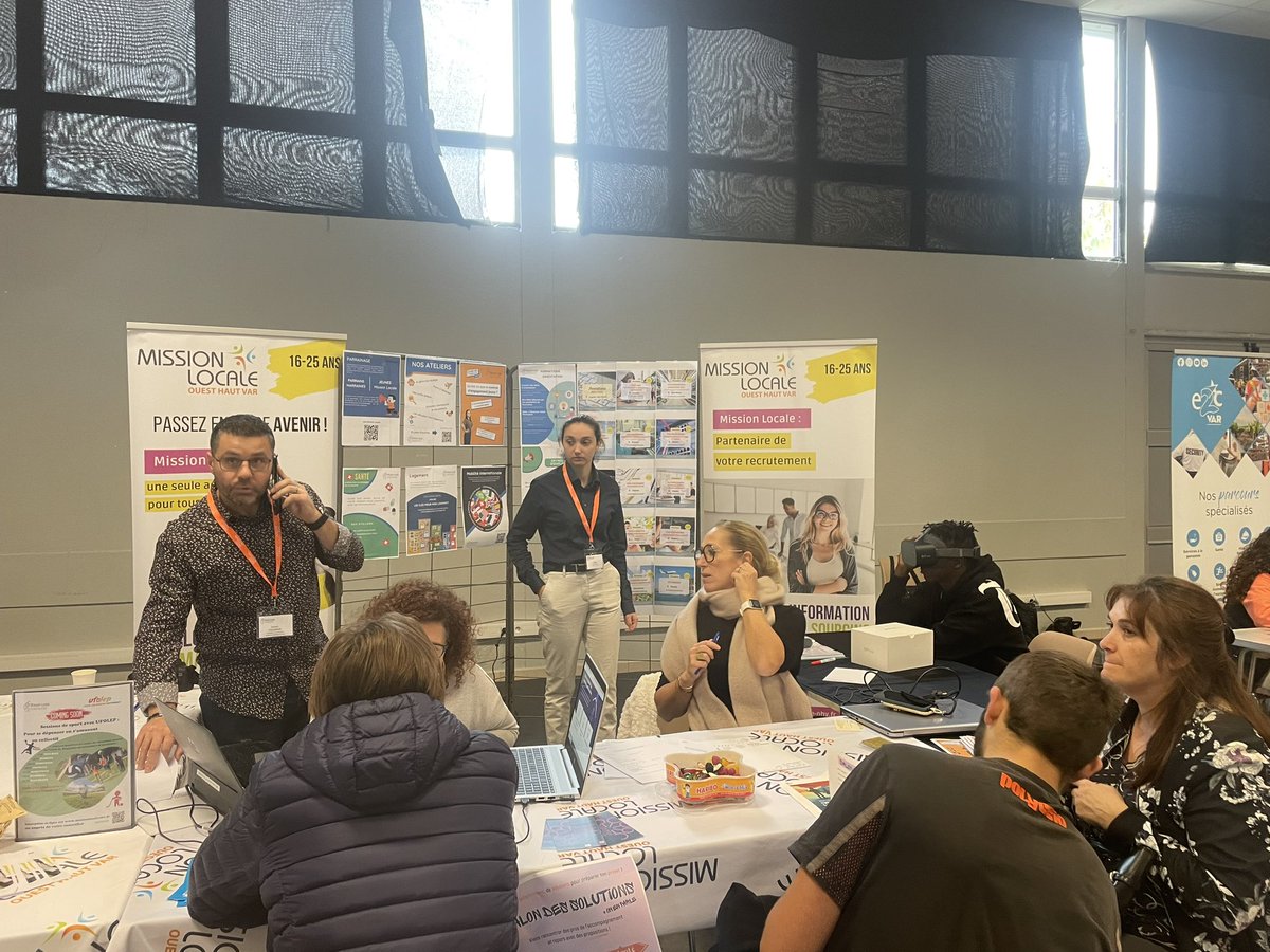 valpin83's tweet photo. C’est parti pour la 2ème édition du Salon des solutions de Brignoles ! Une co-construction Éducation nationale et Partenaires à l’écoute des jeunes. 
#mlds #CIO #ML @UNmissionlocale @ardmlpaca https://t.co/D4zDcUdV2t