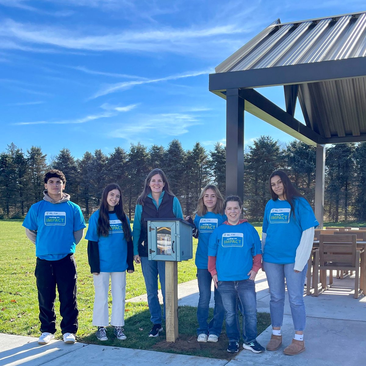 JpsIntlStudent's tweet image. A few @JenisonSchools International students helped assemble a free little library! Thanks to @livewestmichigan, @willowtree_library, and @sarah_boucher119 for the opportunity to provide community service.