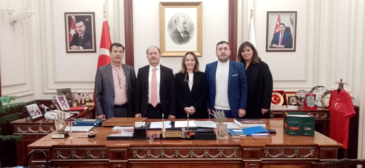 AdilYasamResmi's tweet photo. #AdilYaşamDerneği olarak
 @adalet_bakanlik Yardımcımız Sn @ramazancan0071 Beyefendiye ziyaretimizde, göstermiş olduğu samimiyetinden dolayı çok teşekkür ediyoruz. Toplamış olduğumuz imzaları, mahkum ve yakınlarının taleplerini ilettik.

AdilYaşamDerneği AFyolunda
@RTErdogan https://t.co/VHfCH7VwOn