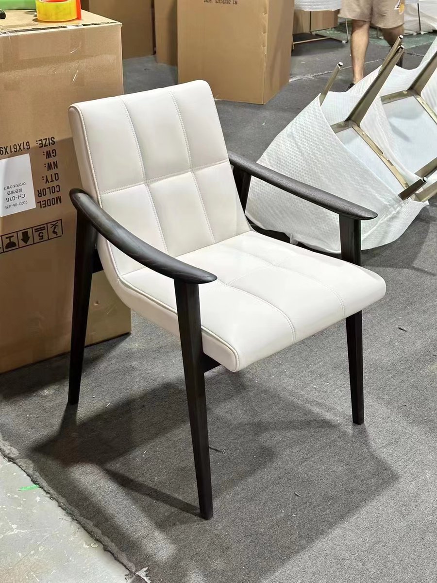 LianmaoFurn's tweet photo. Our chairs are the perfect blend of modern design and ergonomic comfort.Say goodbye to uncomfortable seating and hello to a dining setup that's as chic as it is inviting. 🪑🌟 Upgrade your space, upgrade your dining. #DineInStyle #ComfortMeetsDesign #HomeSweetHome" https://t.co/Vj6E2daOvq