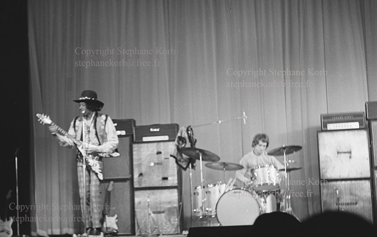 korb_stephane's tweet photo. As a young teenager, my dad gave me his camera. I spent my free time with a group of older friends, and I followed them everywhere with complete confidence. One day, at the Olympia, there was the Jimi Hendrix Experience. #narrativephotography #stephanekorb #photographylegends https://t.co/XSfGJ71HiI