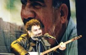turkkdunyasii's tweet photo. Ahmet Kaya güzellemesi yapanlar milli şuuru eksiktir. Ahmet Kaya teröristtir. 

Ahmet Kaya'nın Aralık 1999'da "Apoyu özledik" dediği yıl 236 ŞEHİT verdik... https://t.co/88nKsod3GX