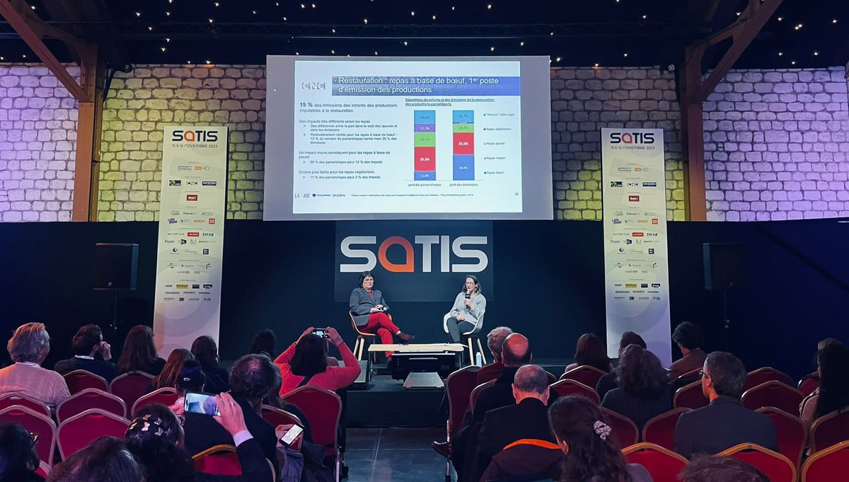 #SATIS2023 Présentation par Leslie Thomas et Sophie Jardillier (CNC), de l'Observatoire de la #transitionécologique - Diagnostic environnemental des studios de #tournage. ➡ Consulter l'étude : cnc.fr/professionnels…