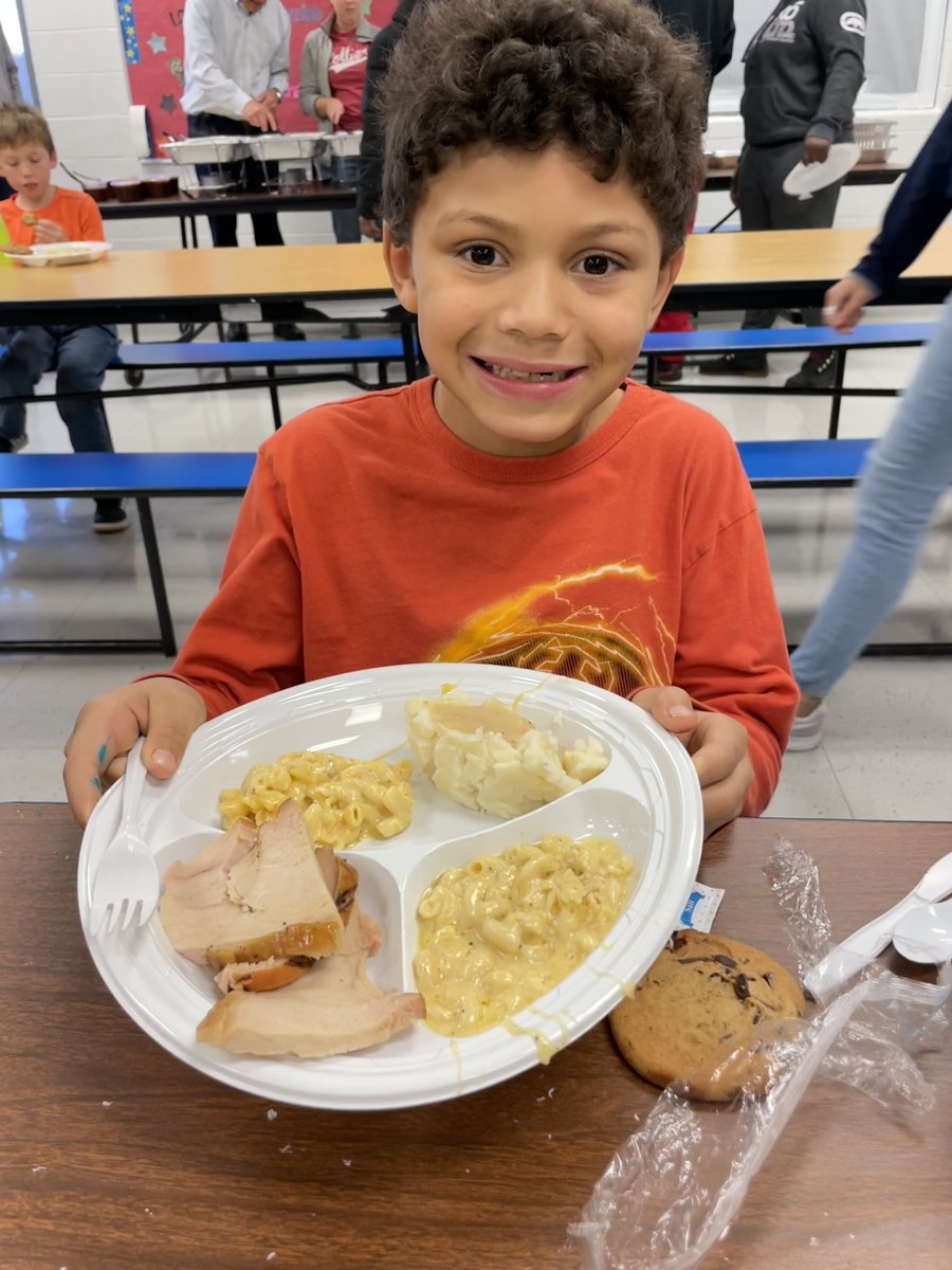 We love the tradition of kicking off the Holiday season with Thanksgiving Dinner at our Kenton County Club provided by @ColliersCincy! What a special way to kick off Thanksgiving week and the Holiday season. So much to be thankful for 🦃🍽🥧