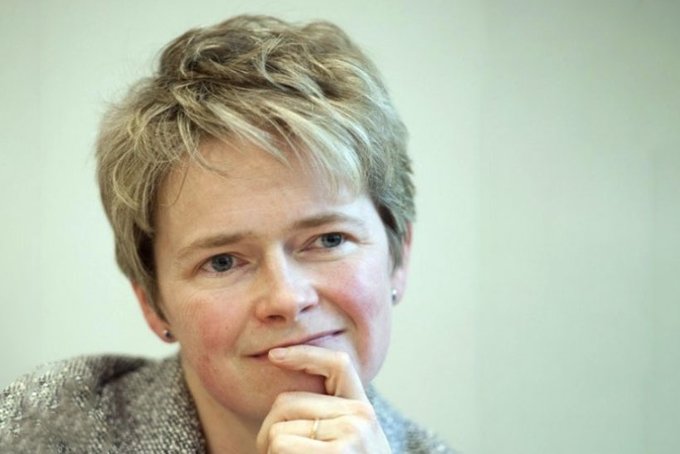Britain_People's tweet photo. 🔴WHERE IS OUR MONEY, DIDO?

▪️Dido Harding awarded £37bn for Test &amp; Trace scheme that didn't work - it was the worst in Europe 

▪️£14.9bn PPE fraud, BANNED from investigation    

Tories are stealing our money.

👉 @didoharding BLOCKED our account

#ToryCorruption https://t.co/adyl2HVdao
