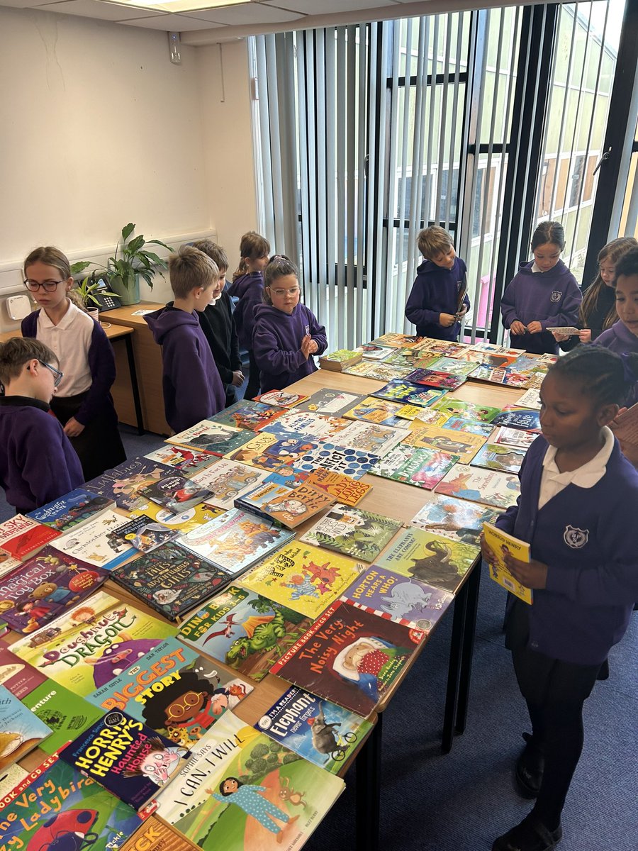 BoghallPSch's tweet photo. 📚Our “Big Boghall Book Swap” has been a huge success!

📚Thank you to everyone who took part.

🧚 Our Boghall Book Fairy managed to gather together extra pre-loved books for the event, which meant every single child in our school &amp; Nursery is coming home with a new book today. https://t.co/VRN4LRXCxX