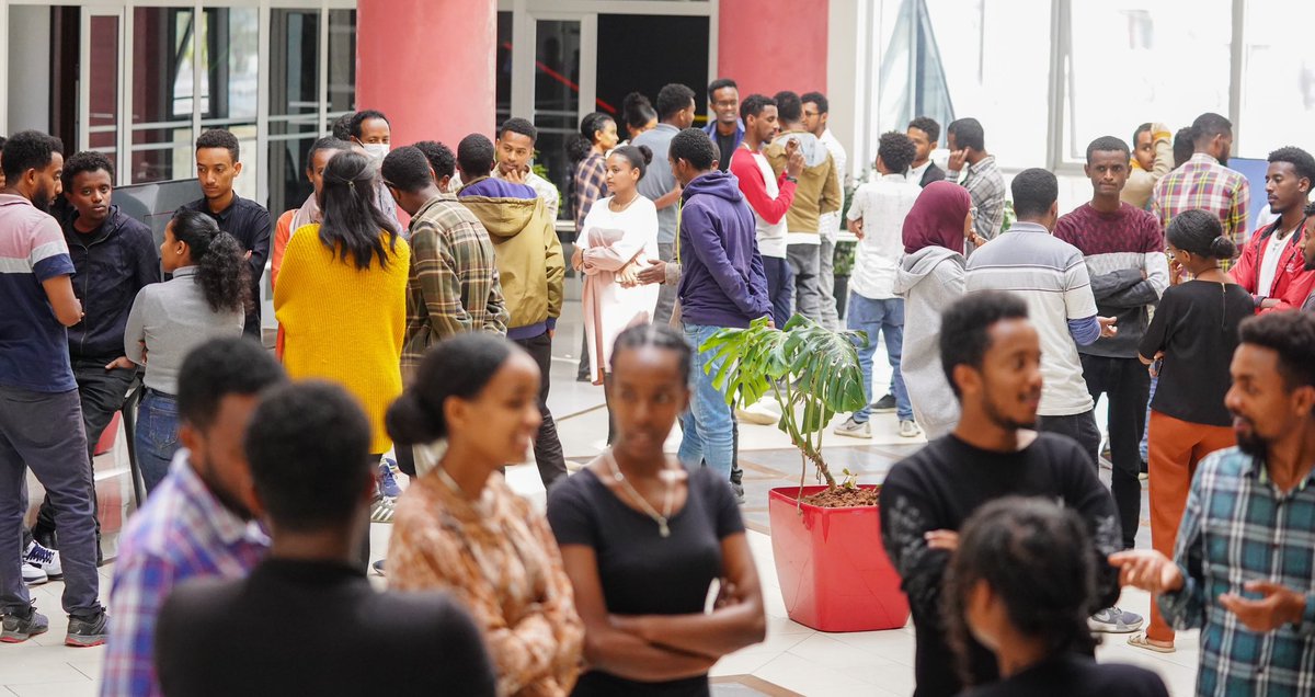 DanEnergyET's tweet photo. The synergy of minds united in pursuit of a shared greater goal: #IdeasMart at #IdeaSquare Youth interactively deliberated to present a viable solution for bringing about positive change in the nation! @DanEnergyET https://t.co/y8BPMbTDv8