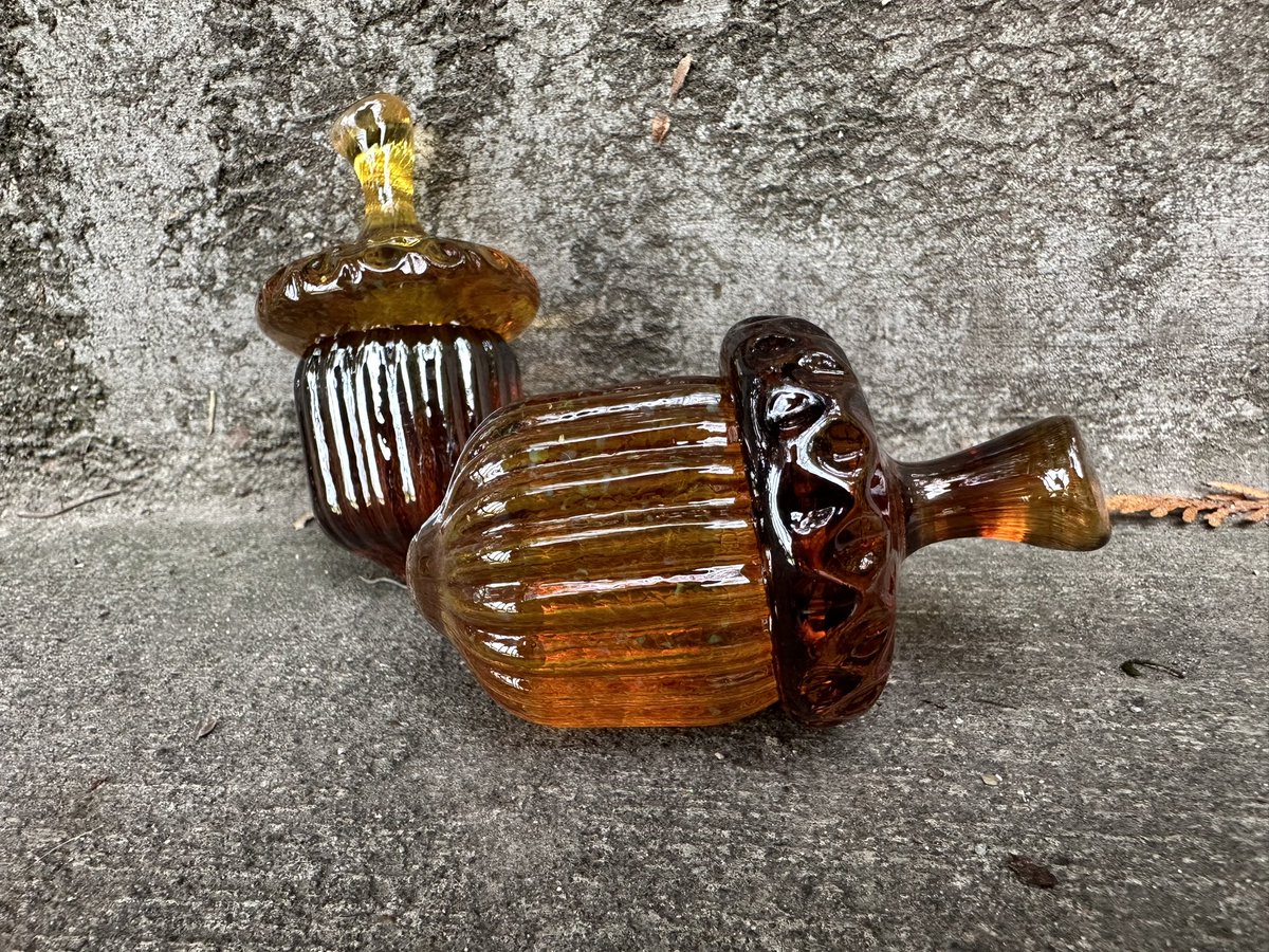 avalonglass's tweet photo. Glass acorns to adorn your Thanksgiving table, available at Avalon Glassworks. https://t.co/7XYrIm1x6C