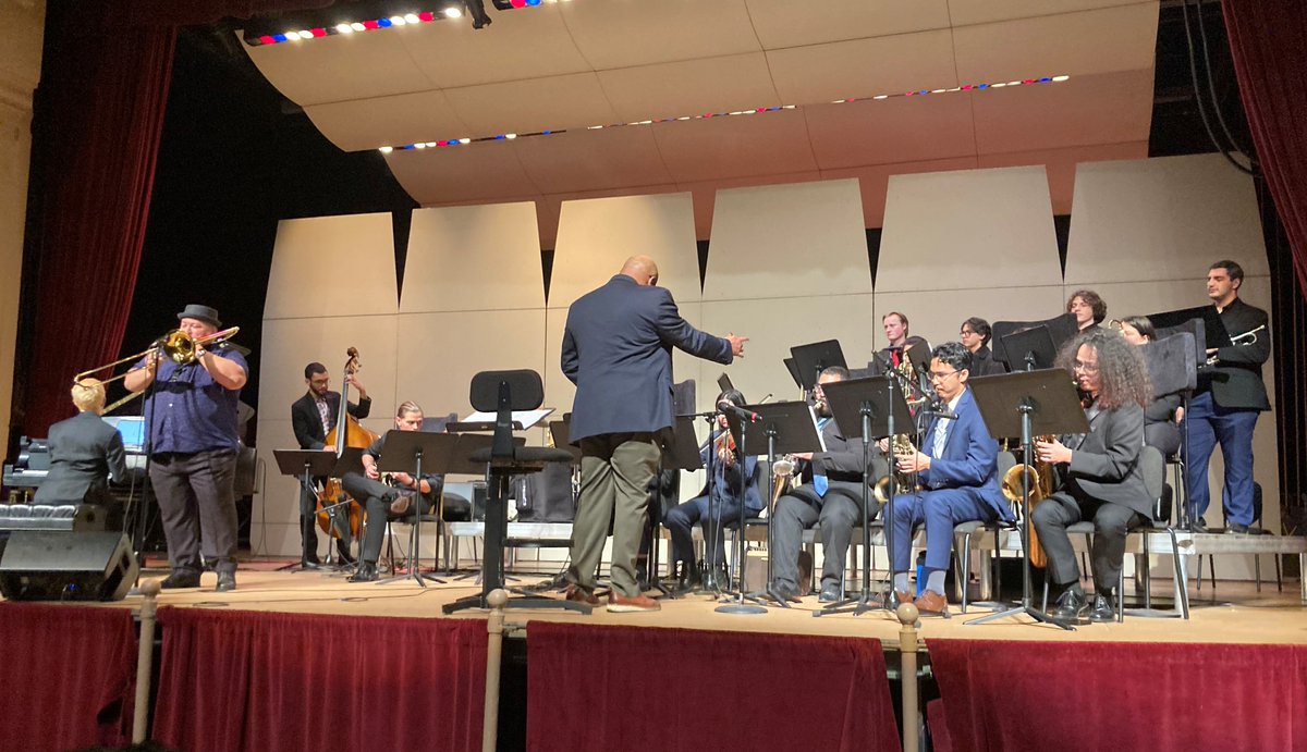 PacificPres's tweet photo. A gift to hear our talented @MusicAtPacific Pacific #Jazz Ensemble perform with world-class #musicians like #Grammy-winning #trombonist @deasemusic, led by @plangham_jazz. Thanks to Profs Lydia Fox &amp; Roshanak Rahimian &amp; alum @DeanMButler for sharing special night. #PacificProud. https://t.co/30TDInHcvB