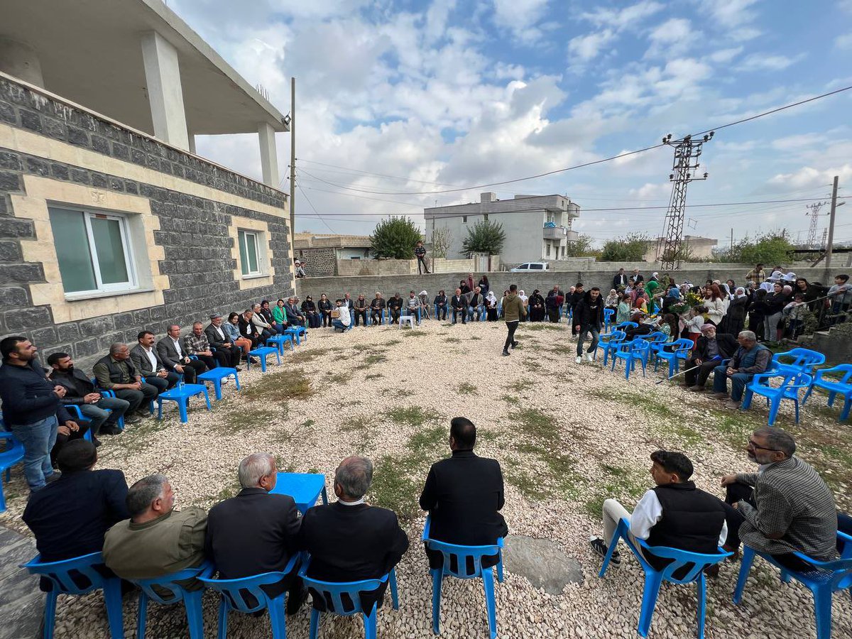 zekiirmez's tweet photo. Me li Hezexê Osman Kapan ê ku piştî 31 salan ji Girtîgeha Boluyê derket, bi coş pêşwazî kir. 
Tu bi xêr hatî heval Osman. https://t.co/KeaqacJmah
