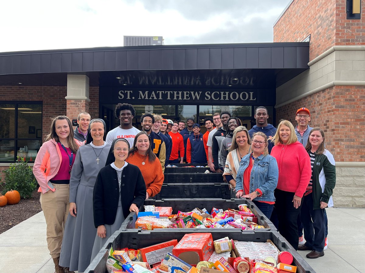 ICONforIllini's tweet photo. NIL initiative resulted in 50,000+ meals! Find out more; https://t.co/zO2b27XdNg. 

“The benefits of this NIL initiative went beyond the overwhelming amount of food collected, but the unmeasurable positive aspects within the community.” –John &amp; Bonnie Dauer, #Illini supporters https://t.co/yvFRpDCqwA