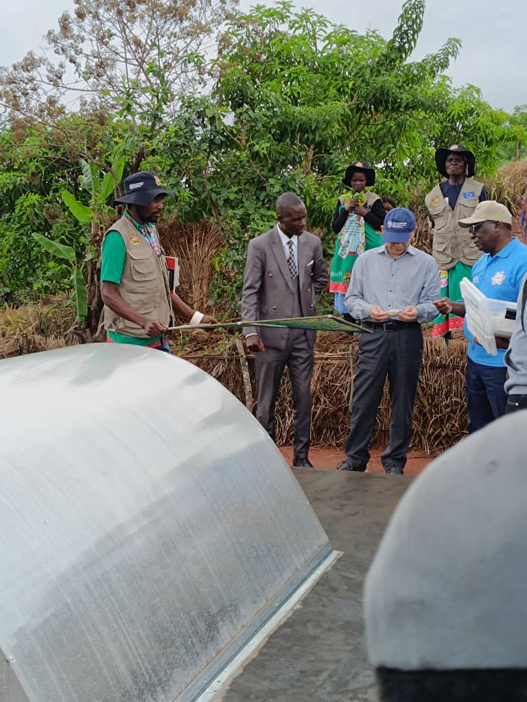 FAOMalawi's tweet photo. Happening Now

#KULIMA #Afikepo Handover Ceremony in Nkhatabay

FAO Malawi Representative, Dr. Zhijun Chen thanks @EUinMalawi @MalawiGovt @MalawiUNICEF and all stakeholders that ensured the success of the two programmes across 🇲🇼 and Nkhatabay, in particular. https://t.co/QAHs9atxh4