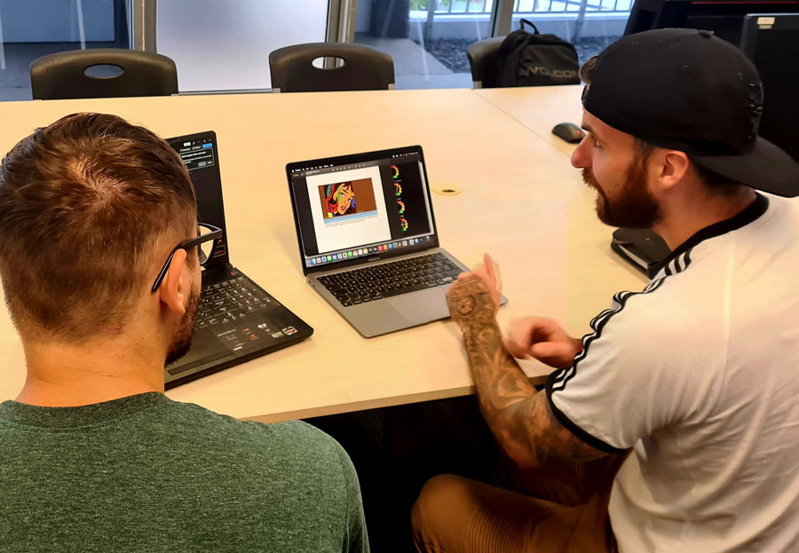 NAOKISTUDIOS's tweet image. Had a great discussion about clolour scheme they created in Certificate IV in Design class today.
#graphicdesign #graphicdesigncourse #studygraphicdesign #graphicdesignteacher #creative #education #educators #グラフィックデザイン #グラフィックデザイン学科 #naokistudios