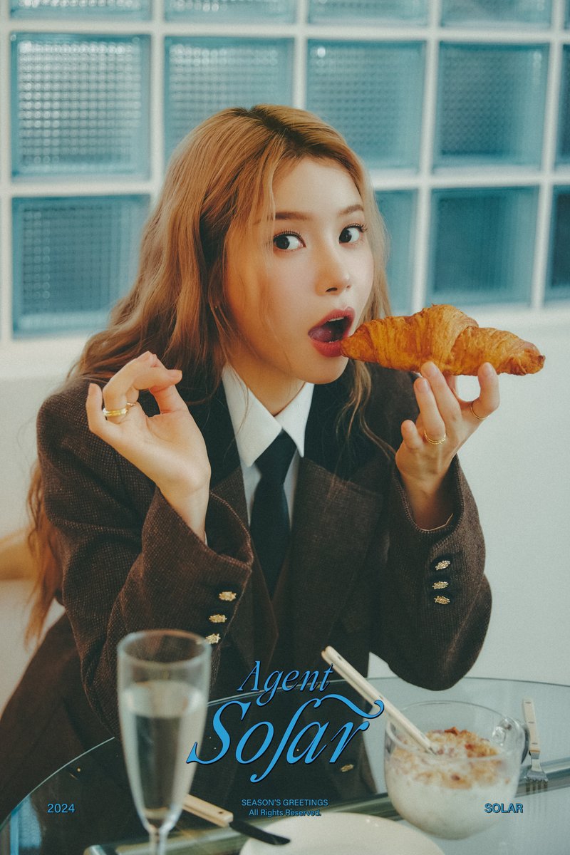 DragonKazoo77's tweet photo. 231115 #Solar 2024 SEASON's GREETINGS

[Agent Solar] - Concept Photos #3

🔗 https://t.co/707Yi7CStQ

Pre-order: 11/14 (Tue) 3PM ~ 11/21 (Tue) 3PM

 #Agent_Solar #시즌그리팅 
#솔라 #MAMAMOO #마마무 #MAMAMOOplus #마마무플러스 @RBW_MAMAMOO https://t.co/NW3X9bURGM