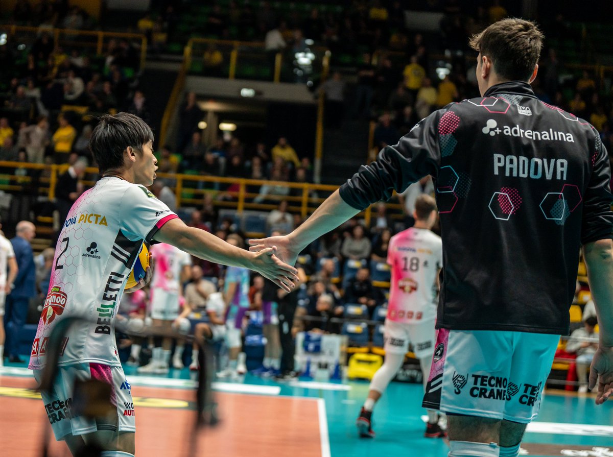 scs_kxj's tweet photo. 2023.11.15(水)
#superlega
#Palapanini
#modenapadova
#padova
#東京グレートベアーズ
#谷口渉 選手 https://t.co/fSnb0KGuOU