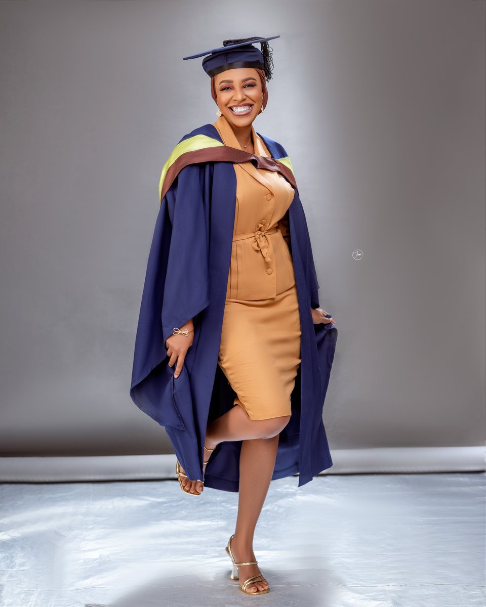 JustSubbie's tweet photo. Introducing RAFIAT OLASUBOMI DURODOLA-LAWAL, BA. Theatre Arts, MA. CULTURAL AND MEDIA STUDIES. 

Alhamdulillah. 

Next?🤔 https://t.co/Qqg6ELOXL8