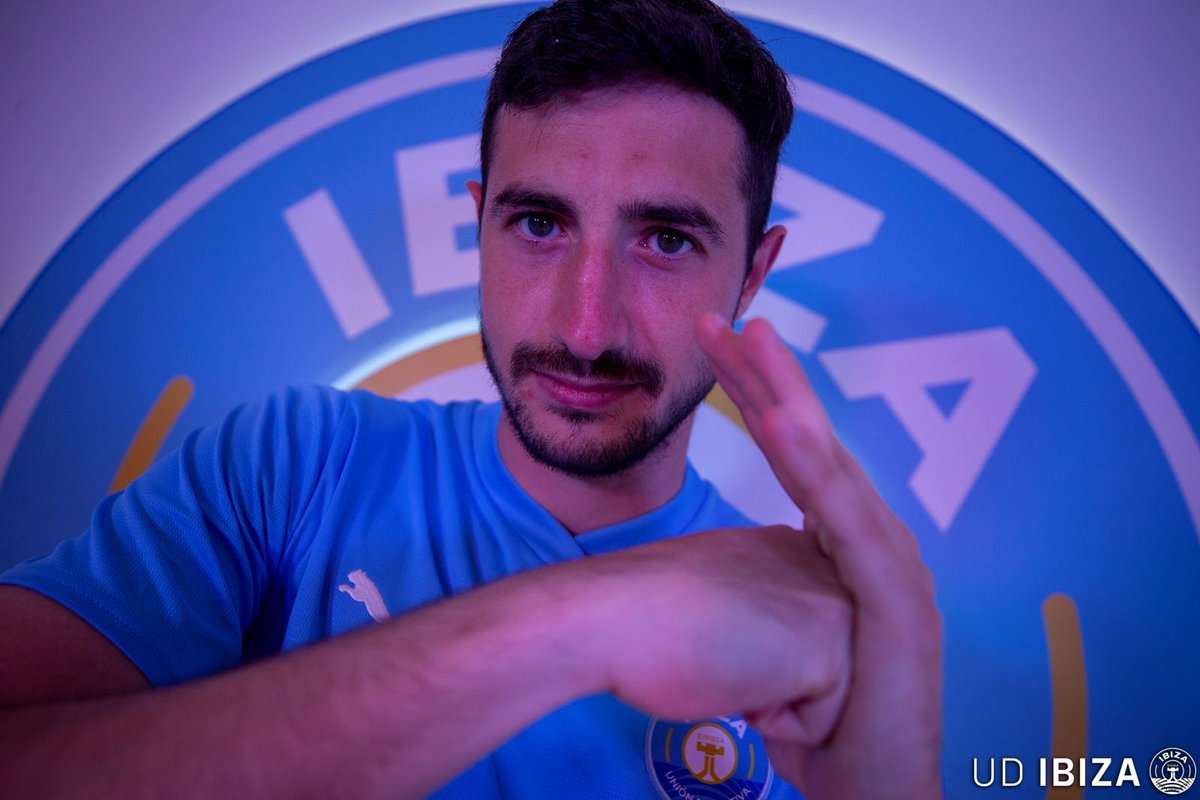 🎂 Hoy Bobadilla cumple 2️⃣7️⃣ años. 

𝗠𝗼𝗹𝘁𝘀 𝗱’𝗮𝗻𝘆𝘀, Pablo! 🥳

#VamosIbiza 🩵 #SOYDELIBIZA