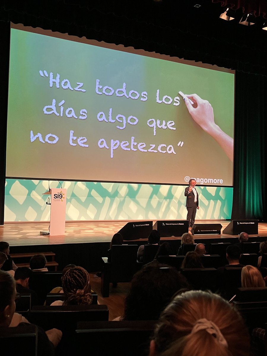 “Haz todos los días algo que no te apetezca”. El empujón para salir de tu zona de confort profesional por <a href="/magomore/">Mago More</a> en el <a href="/SIEHuesca/">SIE Huesca</a>. ¡Bravo! 👏🏼👏🏼👏🏼

#SIEHuesca23