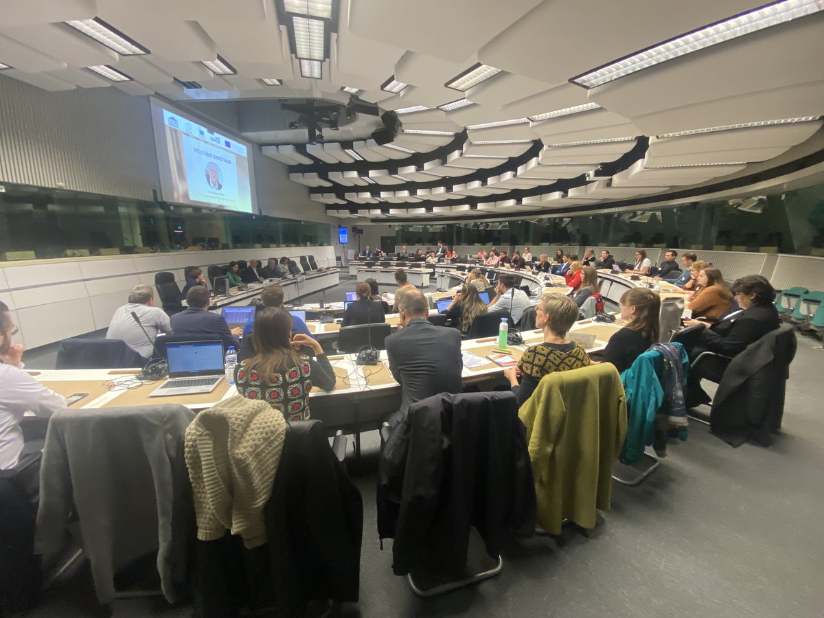 EESC_CivSocRel's tweet photo. Today, we bring together an insightful #EESCPartnership on @EnporProject with our member organisation @UIPI_EU and @EESC_NAT
👉#ENPOR aims to overcome #EnergyPoverty and #EnergyVulnerability for a fair energy transition.
🔎@EU_EESC Opinion: https://t.co/vNlU10gu0P https://t.co/JO4MC1NY3t