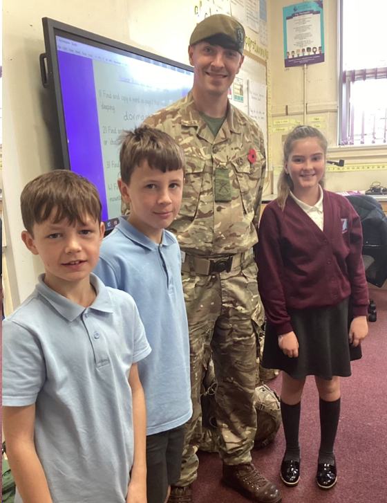 EllisonPrimary's tweet image. Year 5 had a very special visit from Mr Bailey from the Mercian Regiment last week. The children made wreaths for #RemembranceDay and enjoyed asking questions about life in the military. #ellisoncommunity
