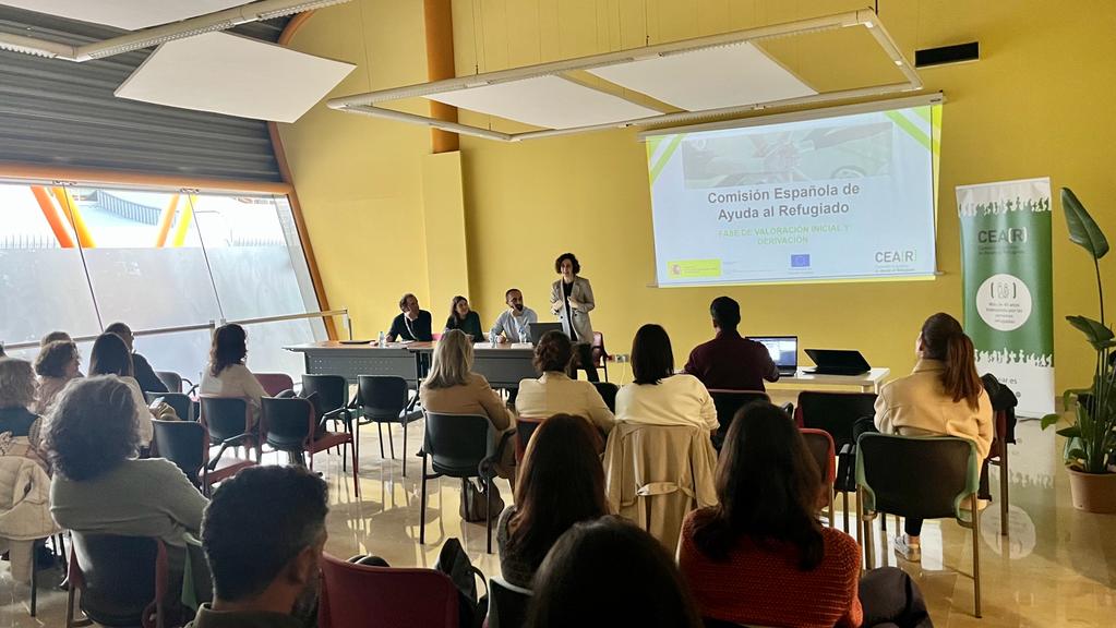 CEARefugio's tweet photo. 🟢Hoy jornada de puertas abiertas en el #CREADE de Málaga para explicar nuestro trabajo en la Fase de Valoración Inicial y Derivación (FVID), en el marco del Sistema de Acogida de Protección Internacional y Temporal, financiado por @inclusiongob, #FondosEuropeos y #FondoFAMI. 👇🏿 https://t.co/JNzjJ5gm75