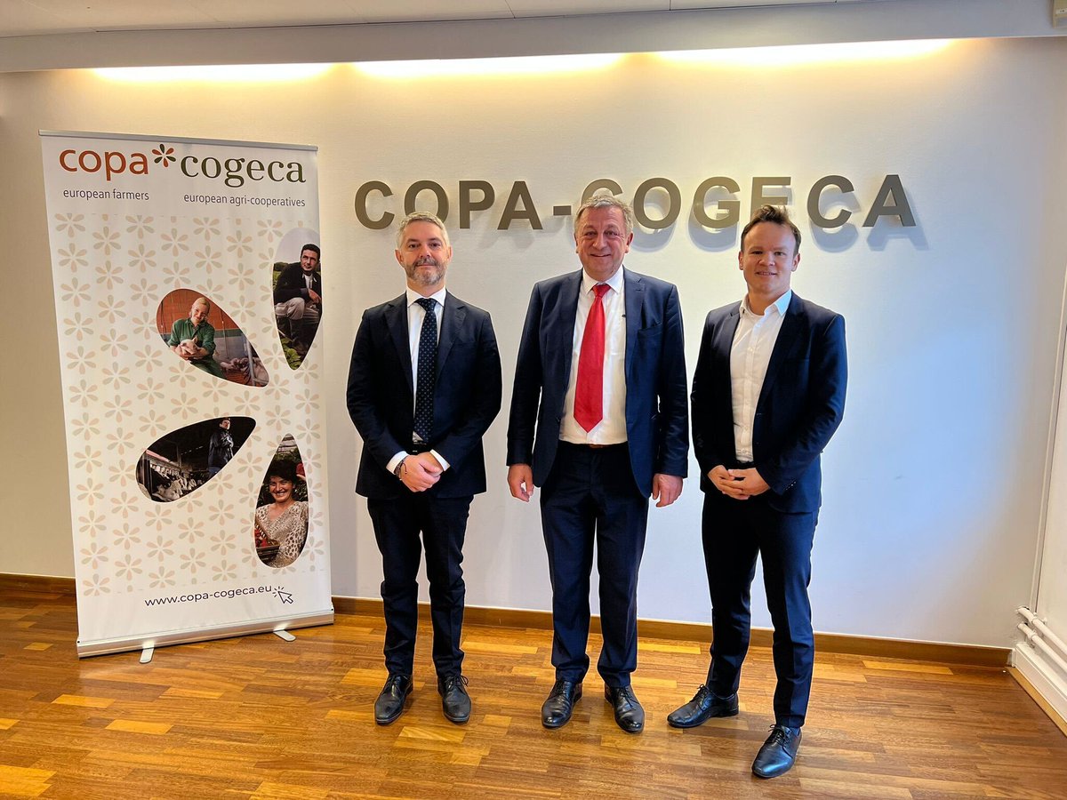 Congratulations to Karl Bauer 🇦🇹 (LKÖ) for being elected Chair of the Common Agricultural Policy Working Party today!👏

Congratulations also to <a href="/BartoliniMatteo/">Matteo Bartolini</a> 🇮🇹 (<a href="/Cia_Agricoltura/">Cia-Agricoltori Italiani</a>)  and <a href="/Ch_Gaebel/">Christian Gaebel</a> 🇩🇪(<a href="/Bauern_Verband/">Deutscher Bauernverband e.V.</a>)  for being elected as Vice-Chairs! 👏