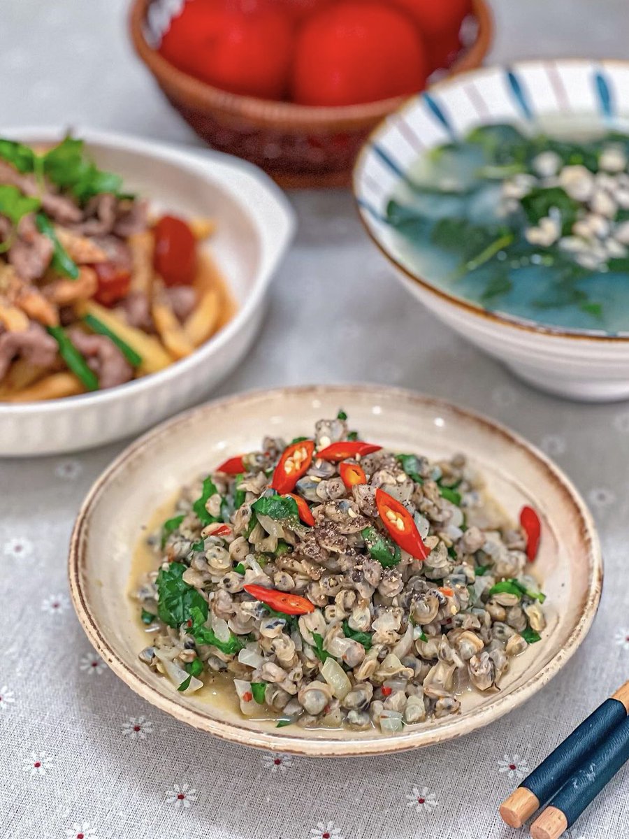 Bab_table1's tweet photo. Cơm nhà 🥰🥰🥰
- Thịt bò xào khoai tây 
- Hến xào
- Canh mồng tơi nấu hến 
#Vietnamesefood #Cooking #Asianfood #Delicous #Monngonmoingay #Amthucvietnam #Mamcomgiadinh #Fl #X #MMO https://t.co/8phBy1vll6
