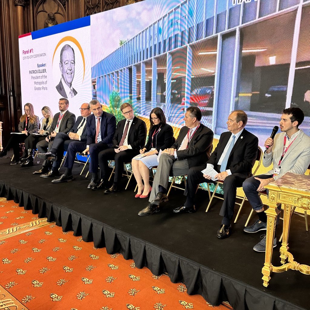 PhilippeClose's tweet photo. Talk about city-to-city cooperation with my counterparts from other major European cities 🇪🇺
#KIF2023 https://t.co/adhWC89cpS