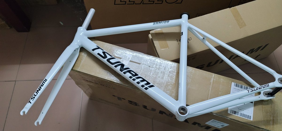 TSUNAMI snm100 Simple White，concise style，Pale Rider Size 49 52