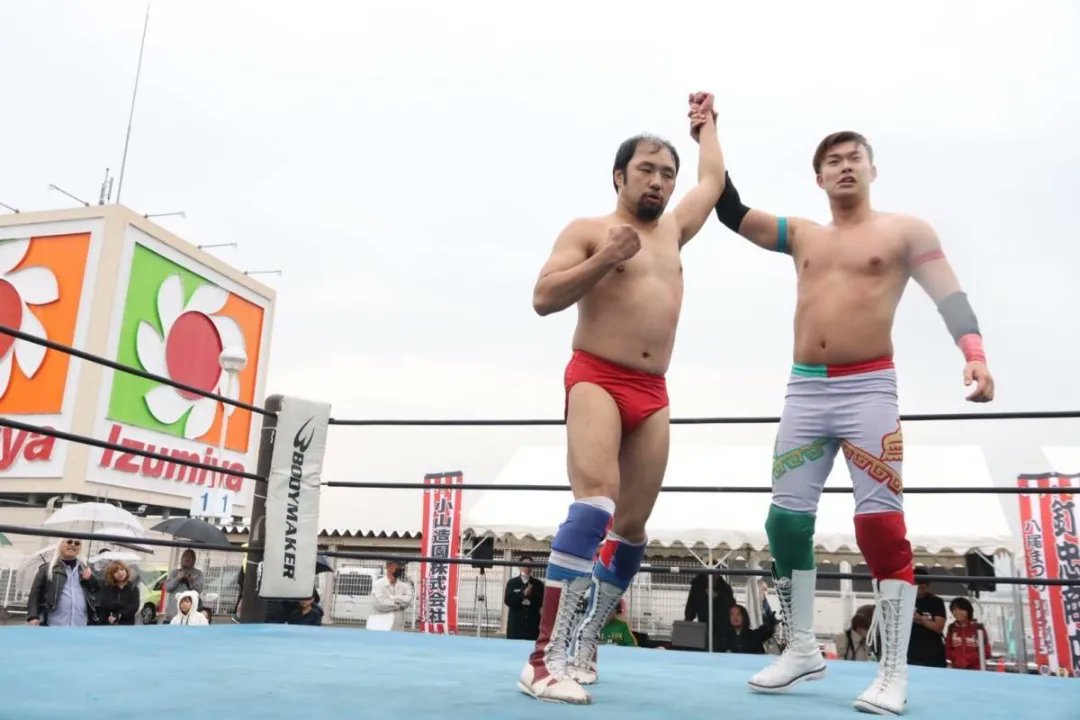 KawachiProWrest's tweet photo. 第4回八尾わいわいフェスタ
1st
○晴斗希 佐々��幹矢(12：11)矢野啓太 落武者●

2nd
小仲ペールワン(7：44)コミネマサヒロ

3rd
○ハイビスカスみぃ 稲葉ともか(15：20)本間多恵 稲葉あずさ●

メイン
○マグニチュード岸和田 内田祥一 グレートカイザー(14：32)金本浩二 アンディウー YAO KID● https://t.co/98yA1pazlb