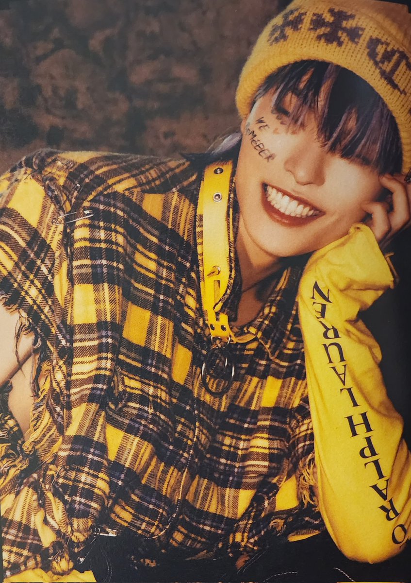 WHO_THE_X's tweet photo. I love this picture so much. I just absolutely ADORE Daemons smile ๐
#SUPERKIND #playSUPERKIND #์ํผ์นด์ธ๋ #์์นด #PRID_DAEMON https://t.co/UG4SPZnIzY
