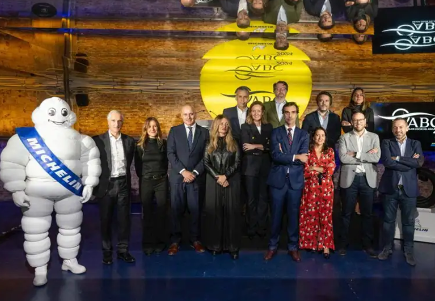abc_es's tweet photo. @noe_soage 🚗🏆 El Coche del Año 2024 se viste de gala en la presentación de los candidatos

Del 16 de noviembre al 1 de diciembre, podréis votar a vuestro candidato favorito a través de este enlace ➡  https://t.co/j8xAUXAGO9

✍ Por @delkete y @noe_soage https://t.co/AoIj8XEysz https://t.co/NDeQPuqizI