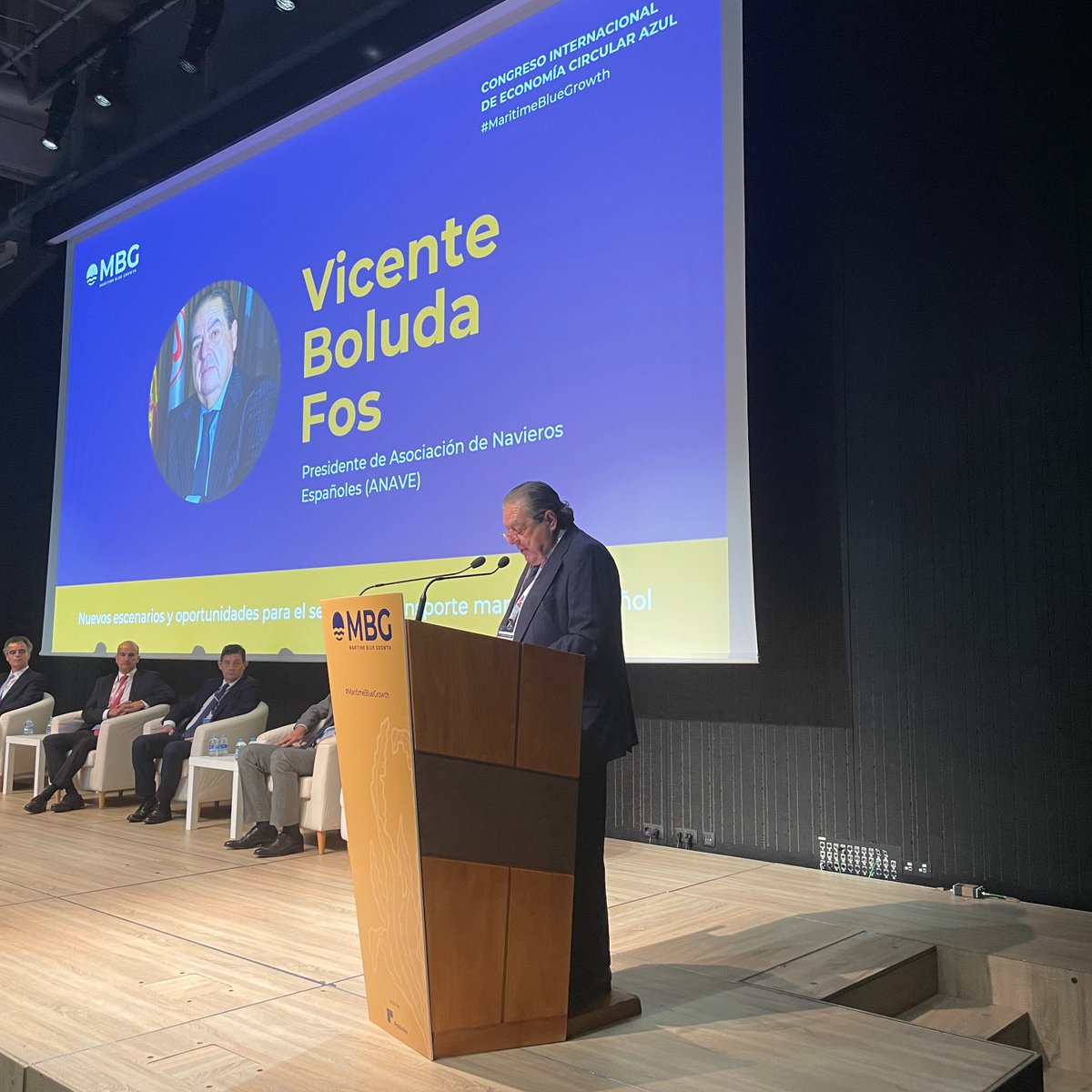 BoludaCM's tweet photo. 🏆 Vicente Boluda Fos, presidente de Boluda y ANAVE, ha sido galardonado con el premio `Armador Destacado´ en la séptima edición de los Premios FINE en Bilbao.⚓
¡Un gran día para @BoludaCM y para celebrar la excelencia en la industria marítima!
#PremiosFINE #ANAVE #SomosBoluda https://t.co/lBfHFMU29Y
