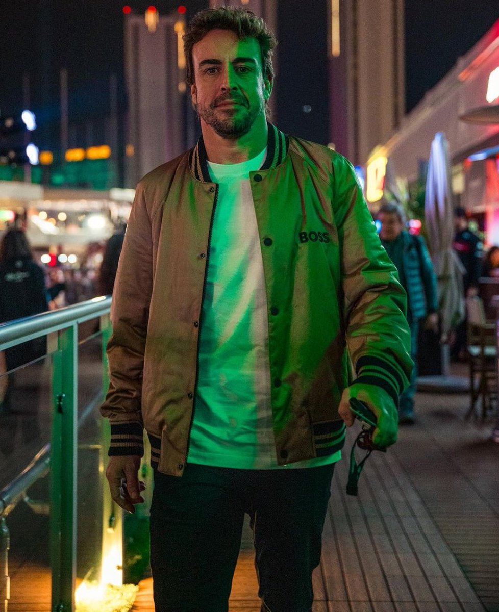 ancaro_33's tweet photo. Fernando Alonso tras llegar a Las Vegas:
🗣️:"Me gusta comer y follar y se ha acabado la comida" 

Vía [#AMus] https://t.co/Vz1r1N8dm2