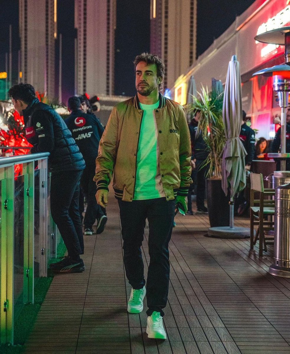 Fernando Alonso tras llegar a Las Vegas:
🗣️:"Me gusta comer y follar y se ha acabado la comida" 

Vía [#AMus]