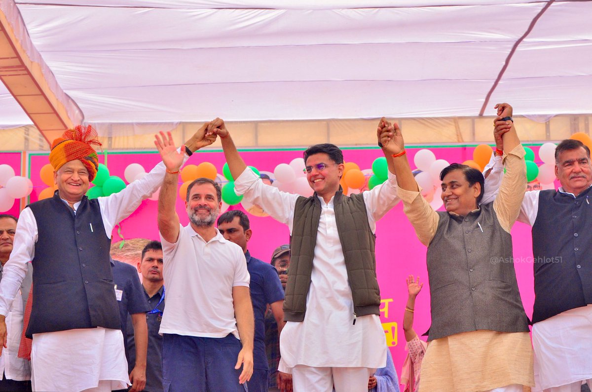 ashokgehlot51's tweet photo. राजस्थान की खुशहाली की ओर उठे हाथ,
ईमानदारी, एकता, धैर्य की गारंटी है साथ।

#कांग्रेस_की7गारंटी
#कांग्रेस_फिर_से https://t.co/9Xo6vZKkLX