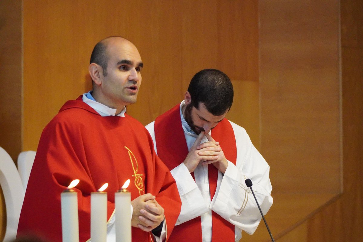 educsi's tweet photo. “Estamos aquí para trabajar la cultura vocacional, que es algo fundamental. Es lo más profundo a lo que nos llama Dios y todos estamos llamados”.

Comenzamos el encuentro de coordinadores de Pastoral de #Educacionjesuitas con una eucaristía presidida por Lluís Salinas sj. https://t.co/4ugek0vjMw