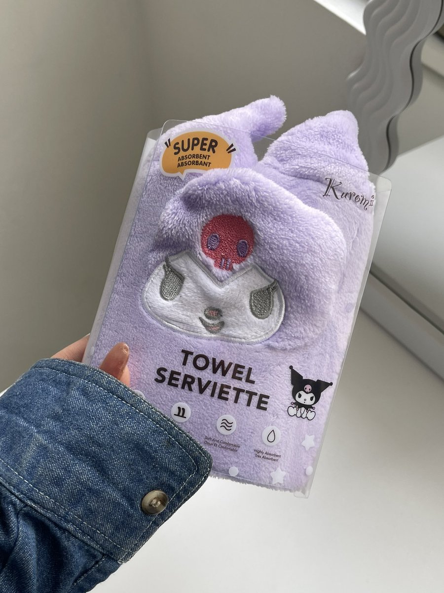 ada yang mau handuk kuromi miniso x sanrio ini? nanti aku tambahin skincare juga dalemnya.

follow aku + RT tweet ini aja. reply “mau dong bia 💜” udah gitu aja. aku close tanggal 18, good luck!