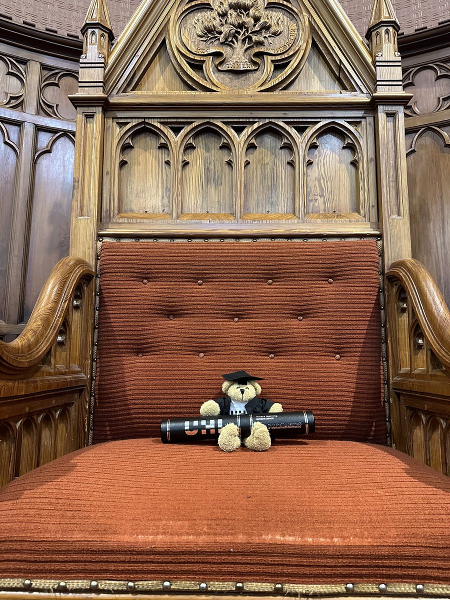 Ùisdean is officially #UHIGrad ready! You can grab your own UHI graduation bear at your graduation ceremony, or online at: bit.ly/UHIgradbear 
 
#ThinkUHI #classof2023 @uhinursing