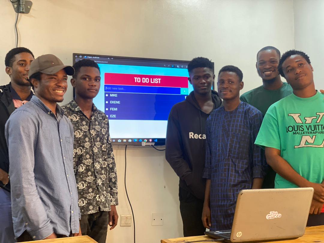 thecurveafrica's tweet photo. Throwback to when our amazing trainees had their first project presentation.
Share an unforgettable moment that still makes you smile. Let's spread some nostalgia together!
#thecurveafrica #thecurveafricabykora #africa #impact #softwaredeveloper
#brainteaserfun #thursdayvibes https://t.co/r88LqdQ5FW