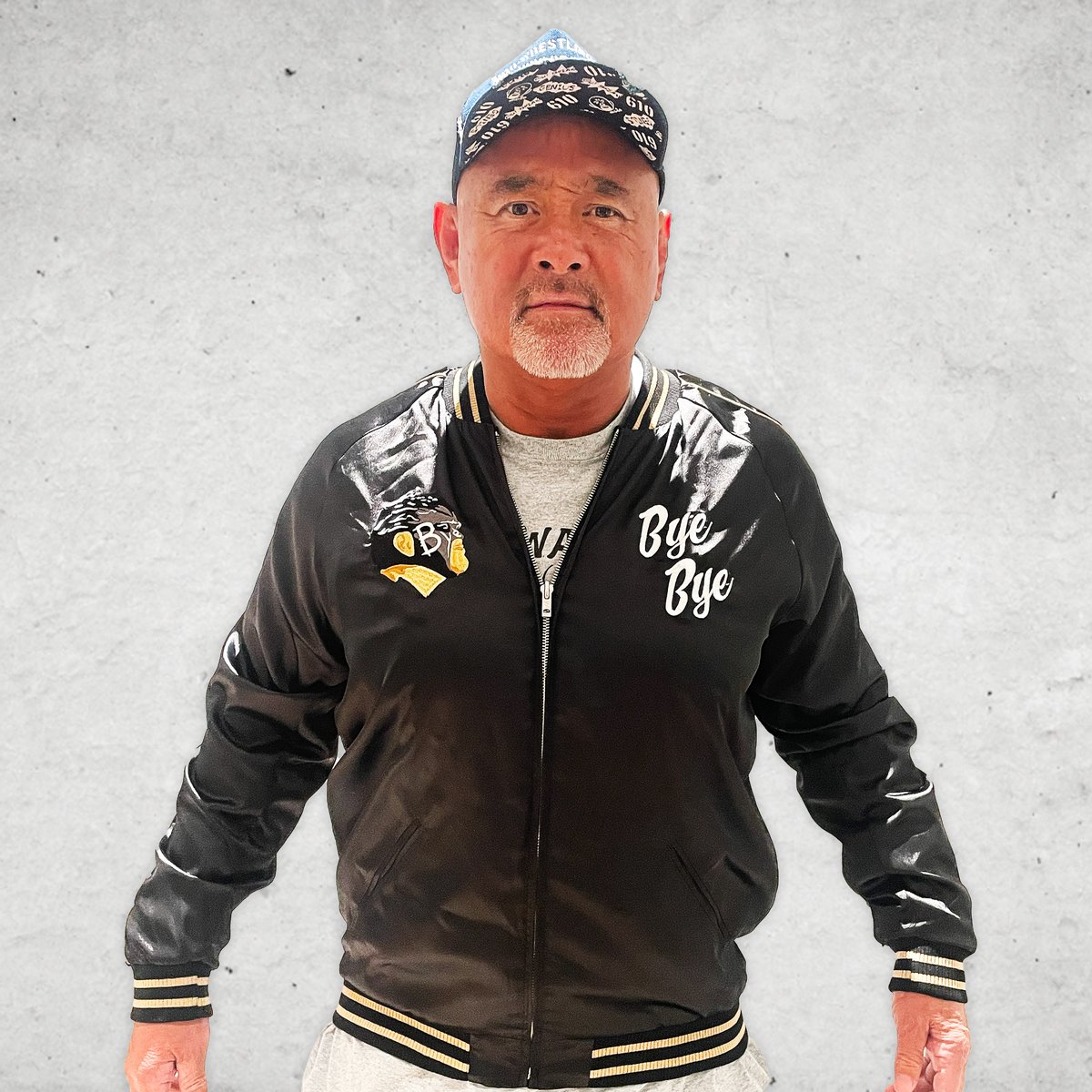 明日から受注開始のグレート・ムタ スカジャン👀

前面は横顔のFINALムタ＆ByeByeの文字刺繍
バックにはFINALムタの大きな刺繍！

リバーシブル仕様で、裏の前面胸元には2023.1.1日本武道館大会で降臨した伝説の赤ムタの刺繍入り！

期間限定の受注商品です‼お見逃しなく‼
#noah_ghc #noah_goods