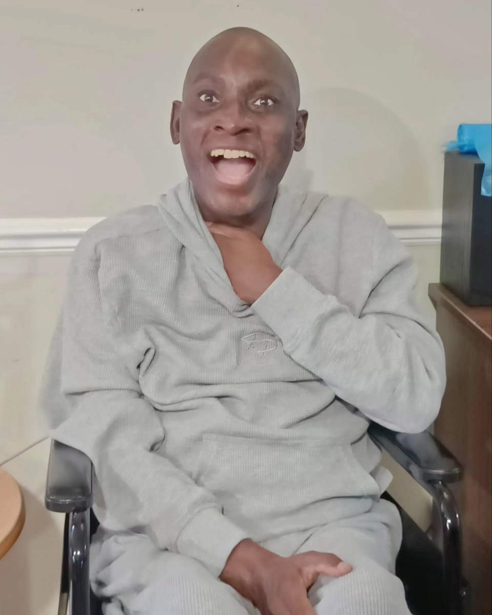 futurecaregroup's tweet photo. 🎤🍁 Acacia #Care Centre residents had a joyous sing-along with Rob, our cherished entertainer. Familiar tunes warmed hearts on this autumn day, sparking memories and leaving everyone with happy smiles. 🍂🎶 #CareHomeJoy #SingAlongFun #AutumnMelodies https://t.co/VX9pBnaMkR