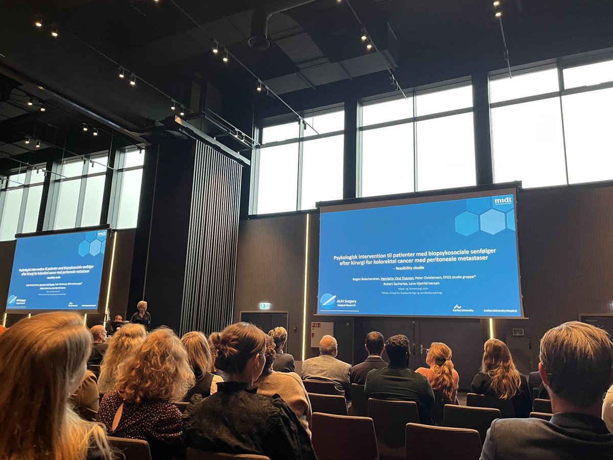 AUHSurgery's tweet photo. Postersessionen til #DKS2023 i gang - @henrthay lægger ud som første foredragsholder fra @AuHsurgery👏 #biopsychosociallateeffects @Ginibala @PeterCh12345 @LeneHjerrild https://t.co/jZjgPiqrGs