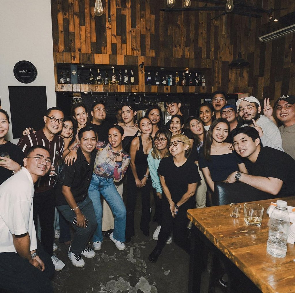 OfficialKBB's tweet photo. A Very Good Team 🫶🏻

From #AVeryGoodGirl Thanksgiving Party last night! 🥳 #KathrynBernardo https://t.co/jbkRMyuAWN