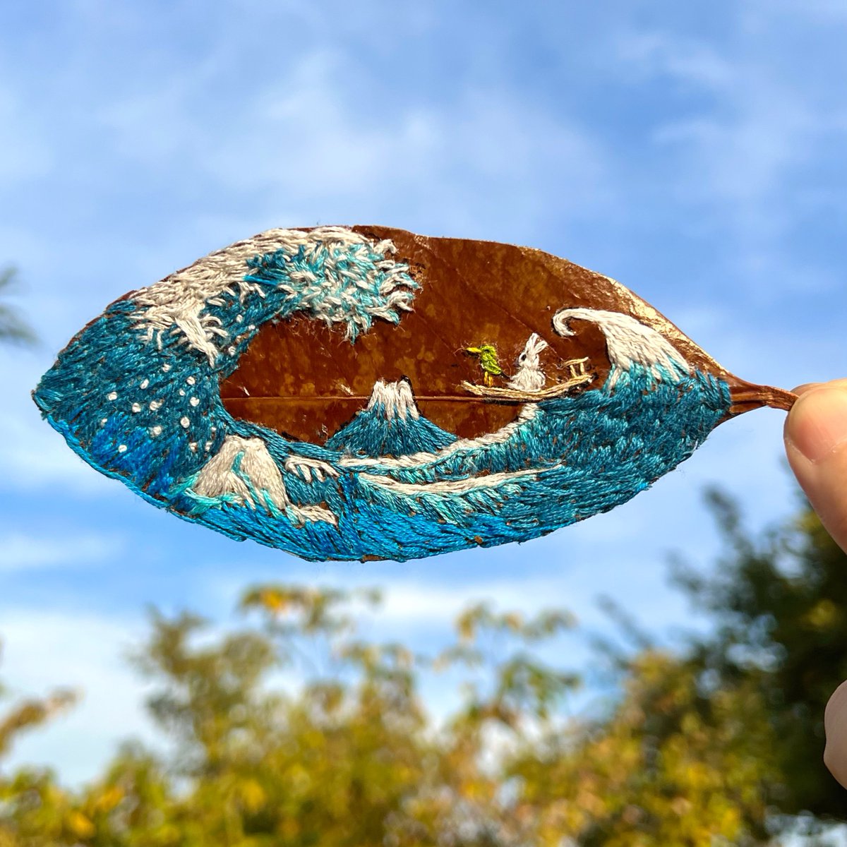 先日投稿した作品を母が早速刺繍で作ってくれました🍃 ｢ゆきえ｣という