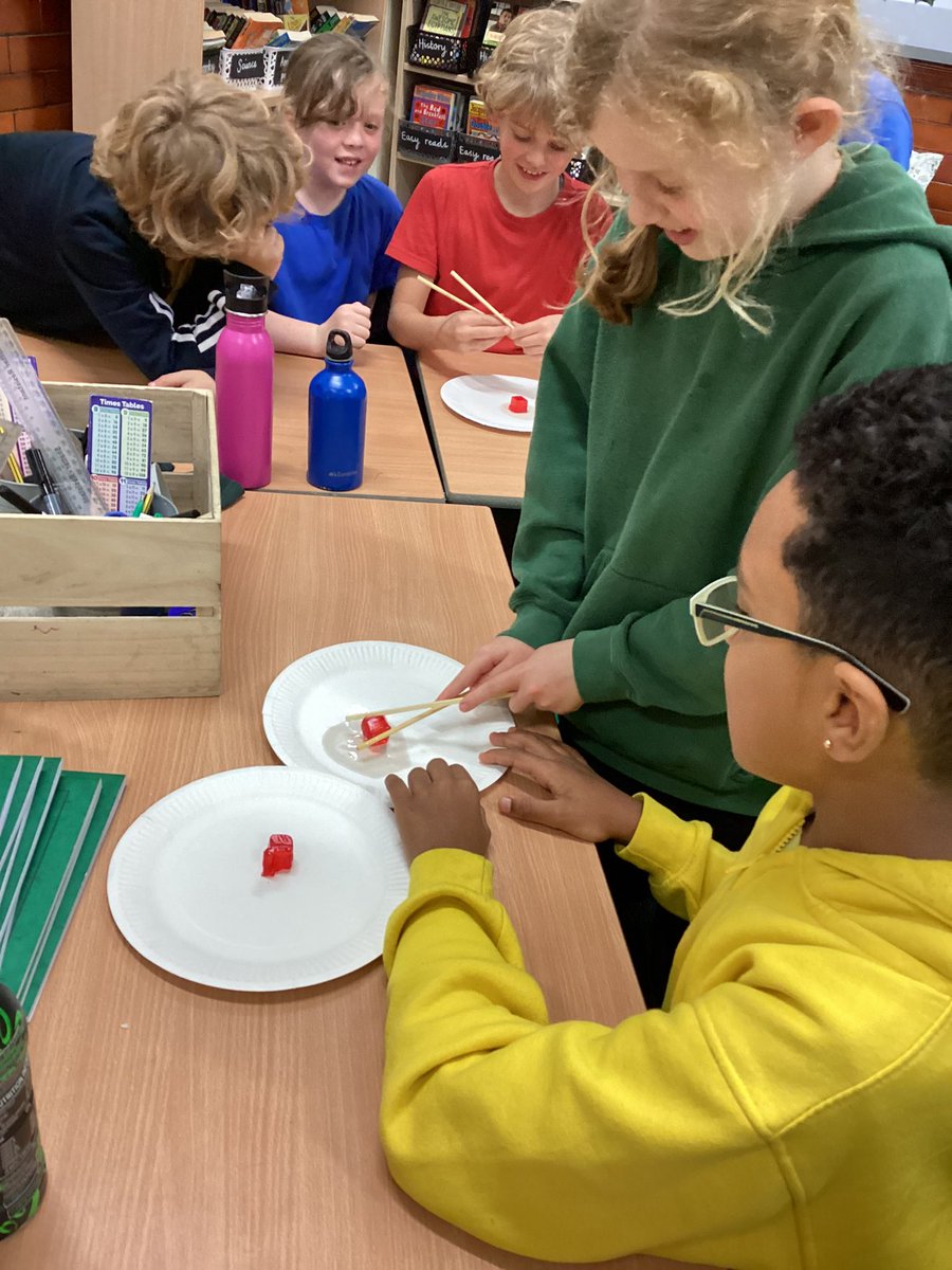 Year5Markeaton's tweet image. 🧠💪 we’ve been investigating FRICTION this week. Did you know friction can be both helpful and unhelpful? #MPSScience