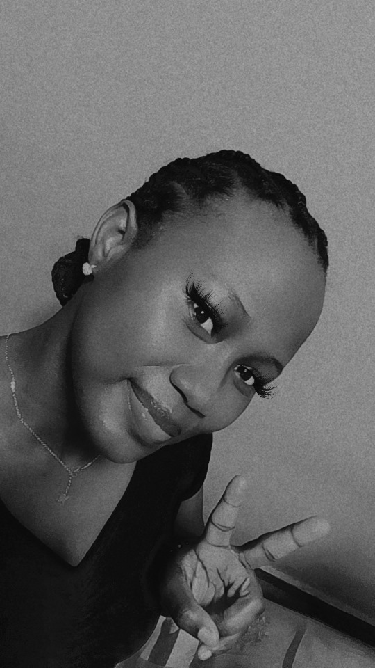 Bhettiee's tweet photo. Birthday girl 🌹 https://t.co/Lwo1toBOvU